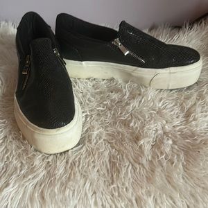 Faux snakeskin black platform sneakers